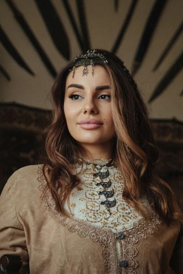 Sati Janibekyan backdrop