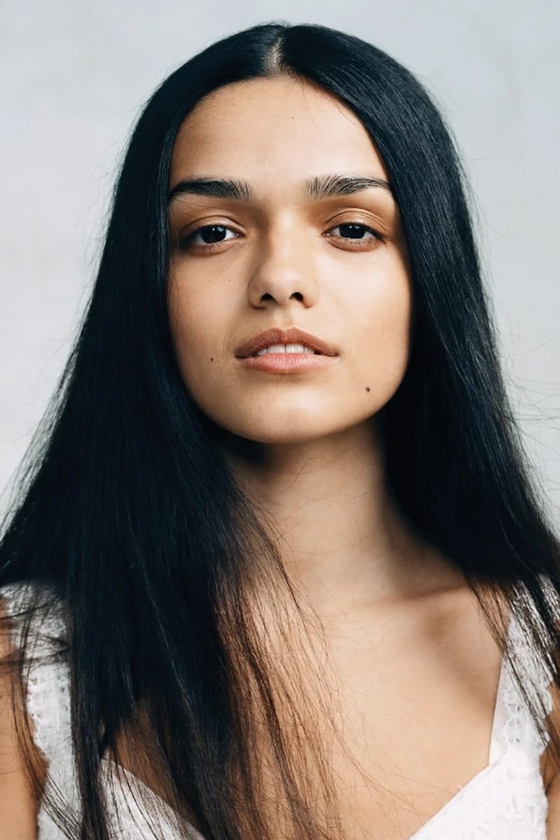 Rachel Zegler backdrop