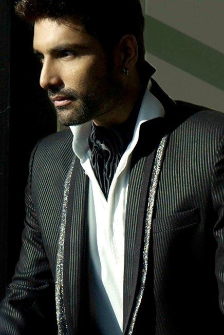 Shabbir Ali backdrop