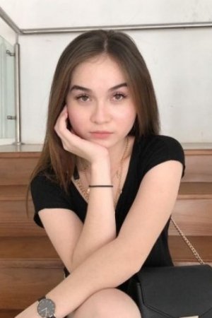 Elina Joerg backdrop