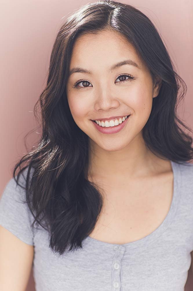 Anna Mikami backdrop