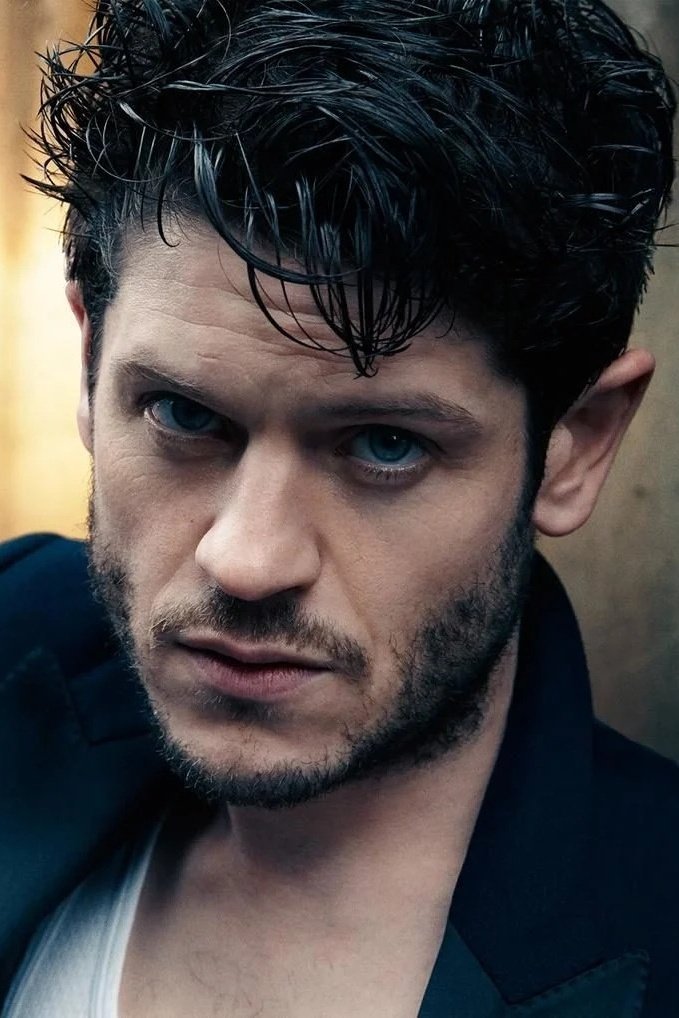 Iwan Rheon backdrop