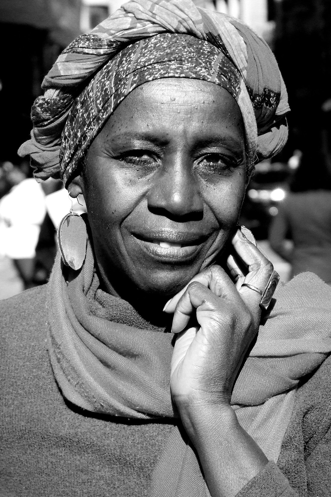 Dirce Thomaz backdrop