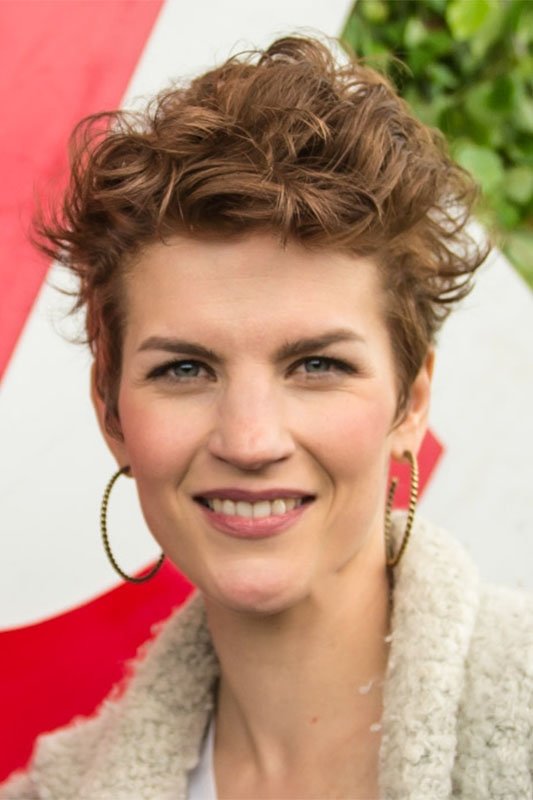 Maria Ylipää backdrop