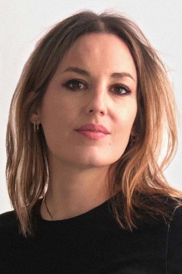 Agathe Riedinger backdrop