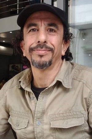 Ahmed Yarziz backdrop