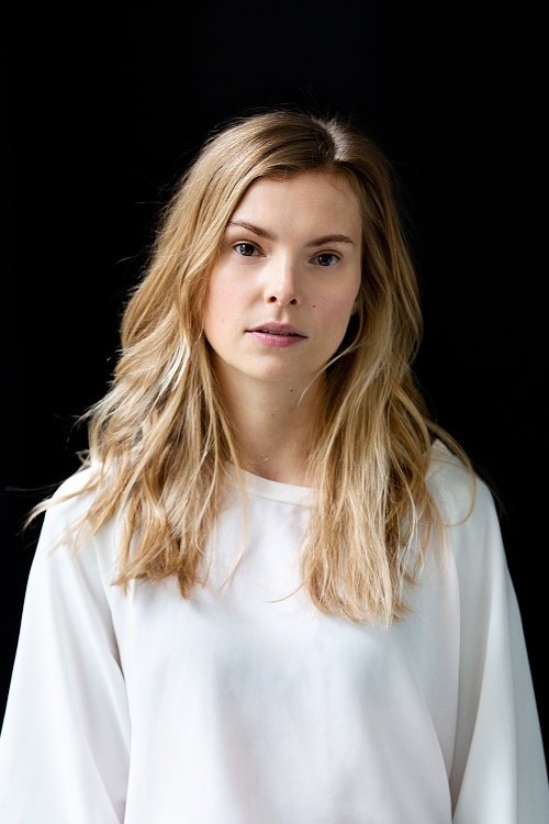 Maike Jüttendonk backdrop