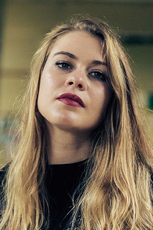 Lison Boulain backdrop