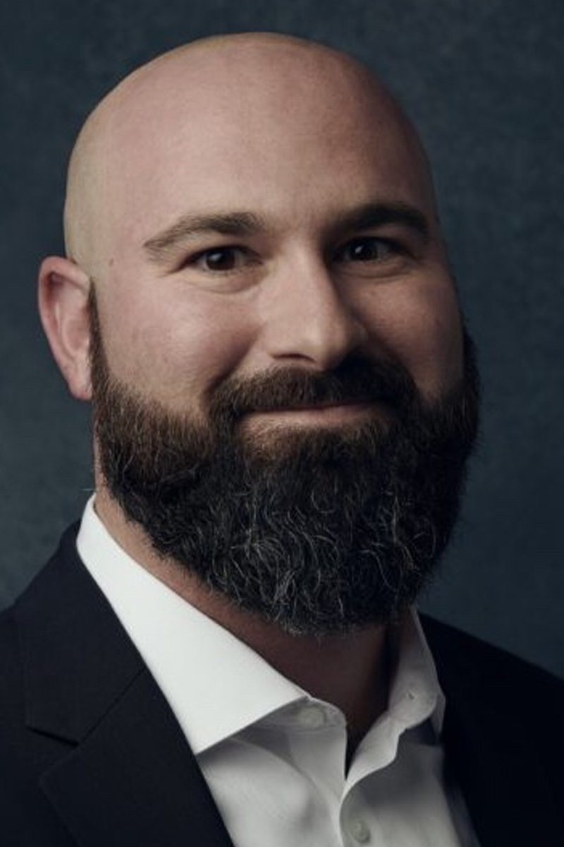 Jordan Beckerman backdrop