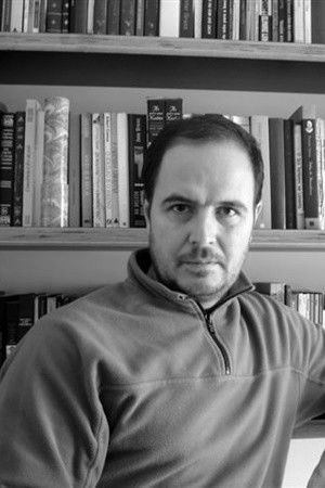 Maurício Arruda backdrop