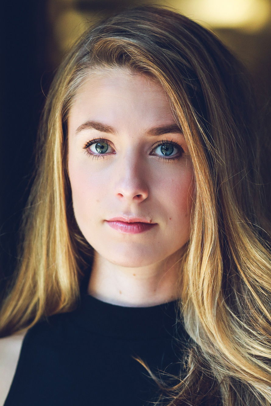 Frédérique Cyr-Deschênes backdrop