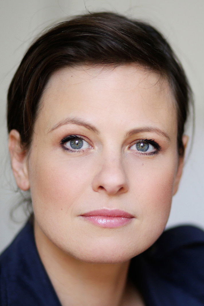 Elodie Colin backdrop