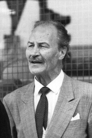 Kalevi Kahra backdrop