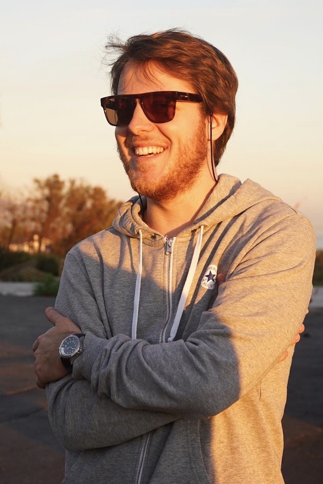 Miguel Faus backdrop