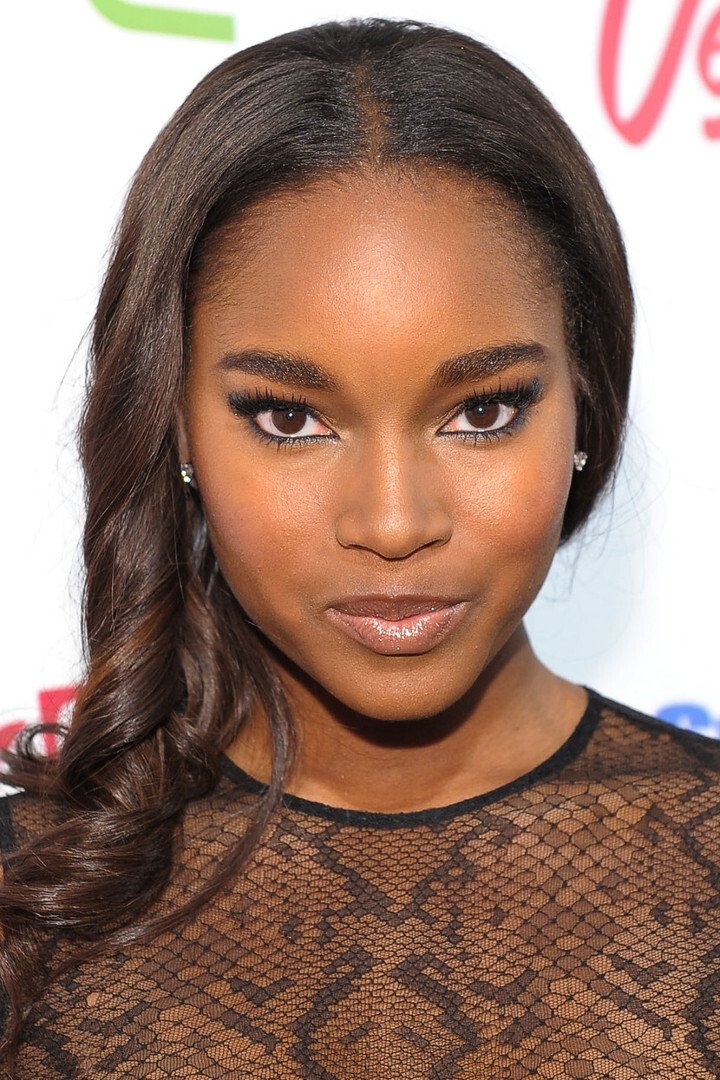 Damaris Lewis backdrop