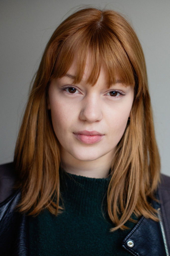 Lilly Dreesen backdrop