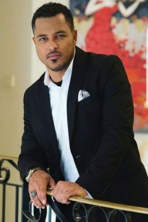 Van Vicker backdrop