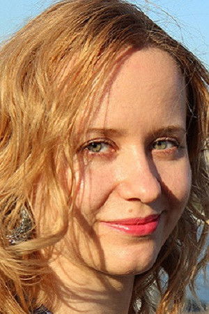 Mariya Tumova backdrop