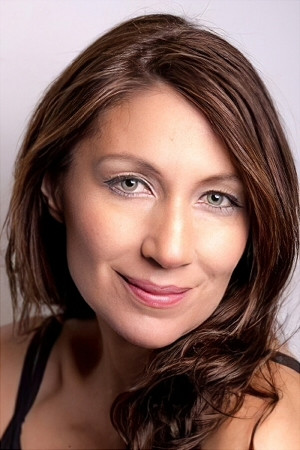 Bárbara Santander backdrop