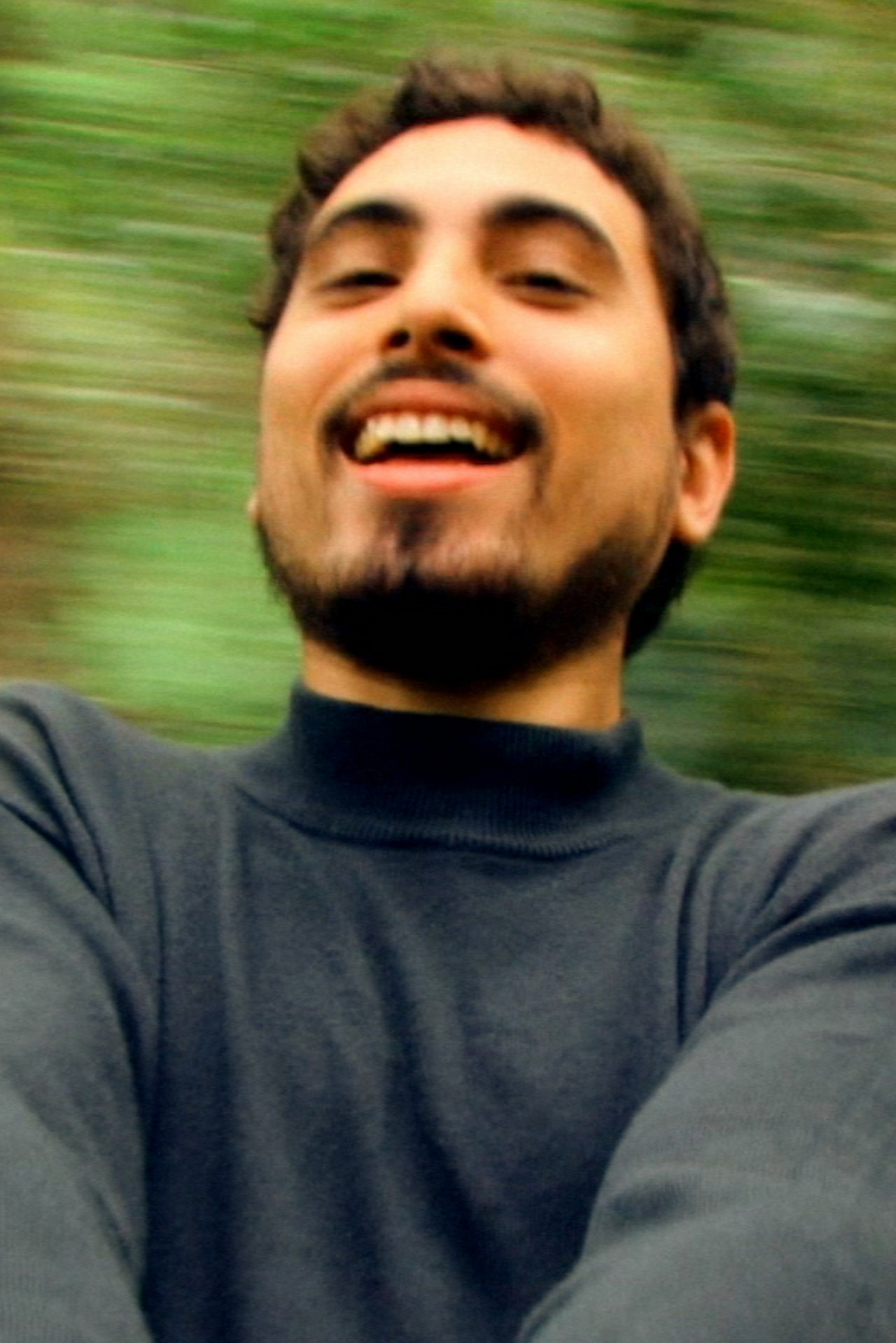 Rodrigo Fernandes backdrop