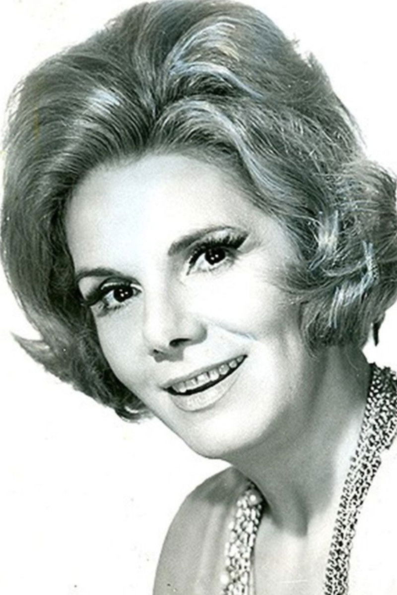 Iris Láinez backdrop