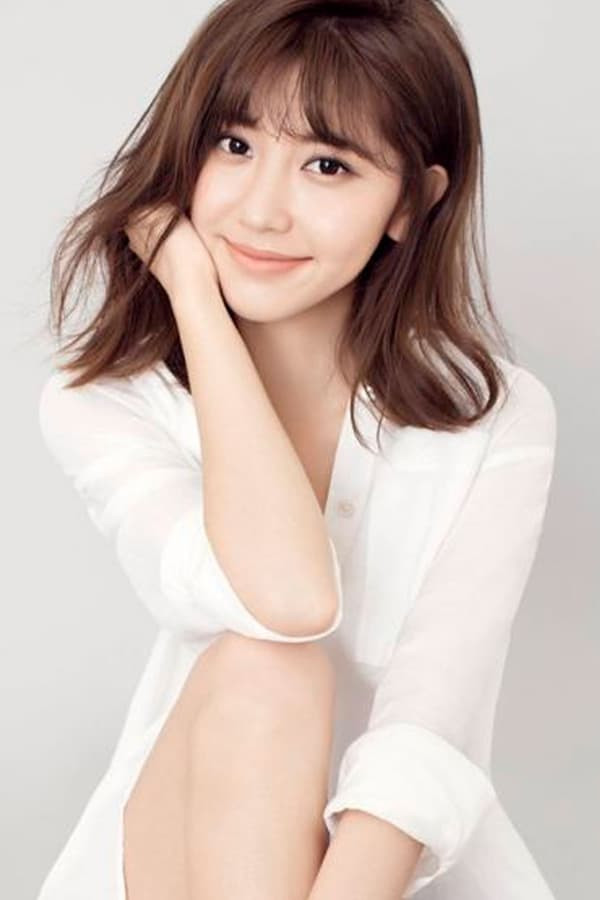 Li Mengying backdrop