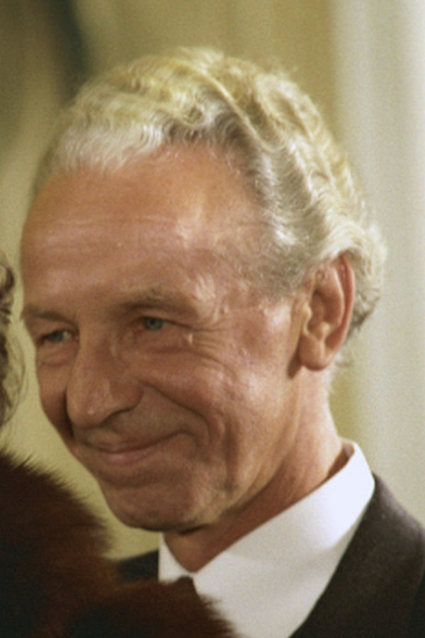 Marian Harasimowicz backdrop