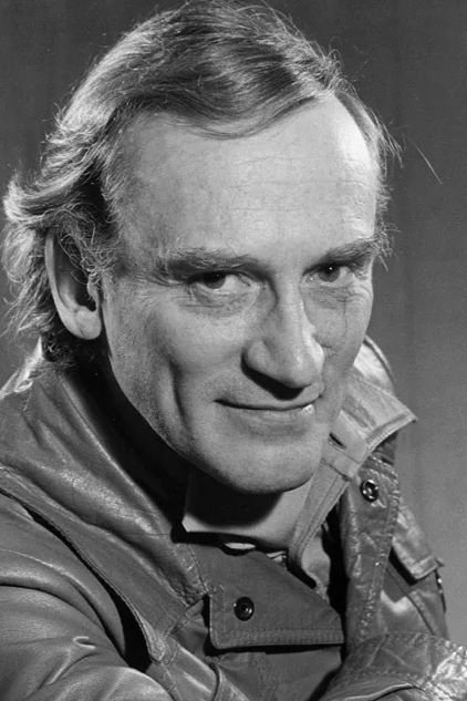 Jean-Louis Roux backdrop