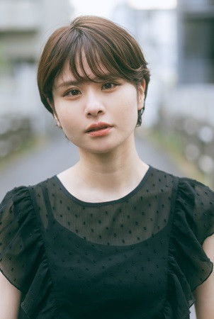 Meiry Mochizuki backdrop