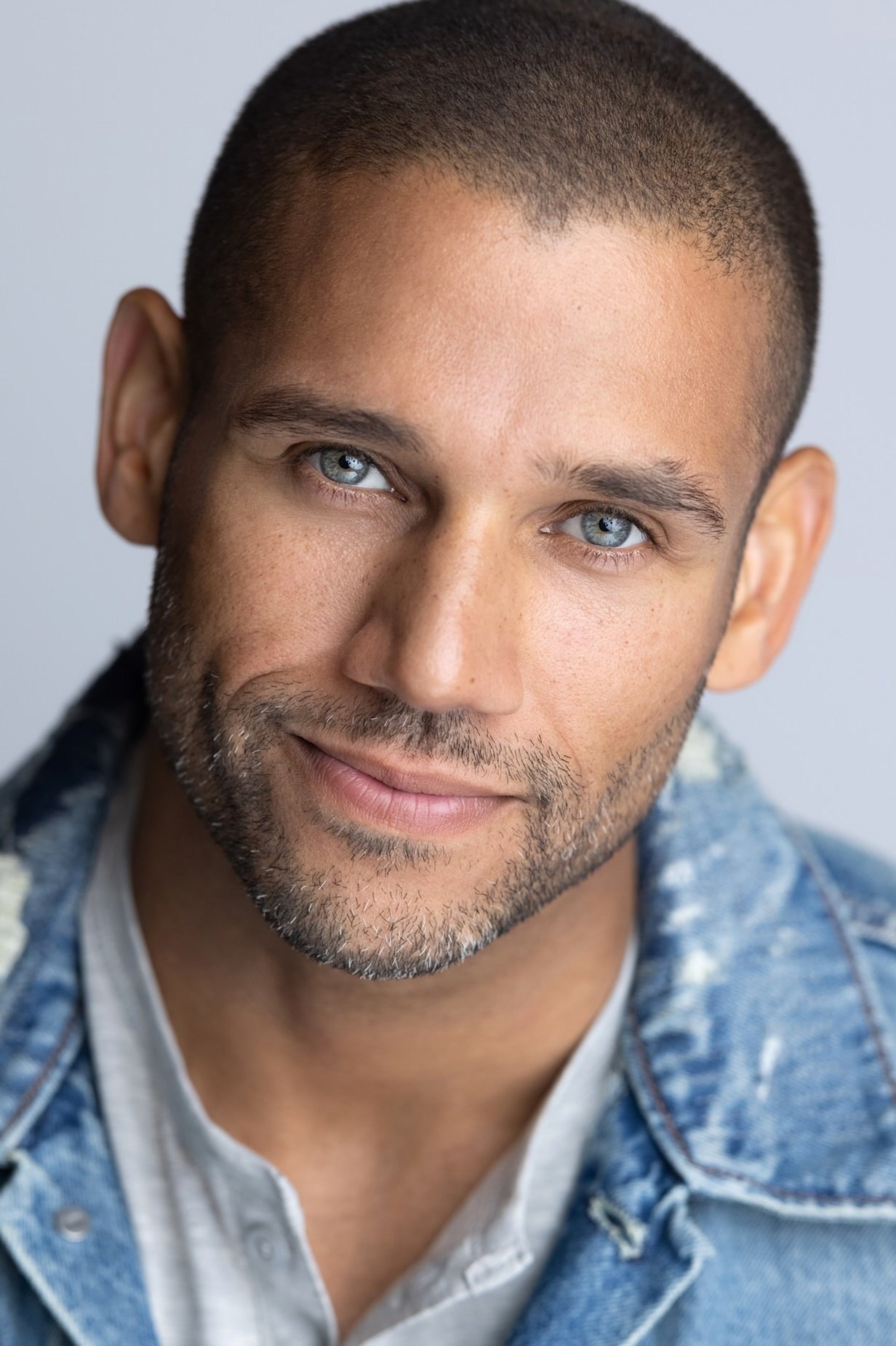 Michel Curiel backdrop