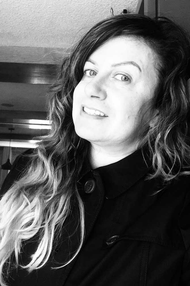 Mahalat Sánchez backdrop