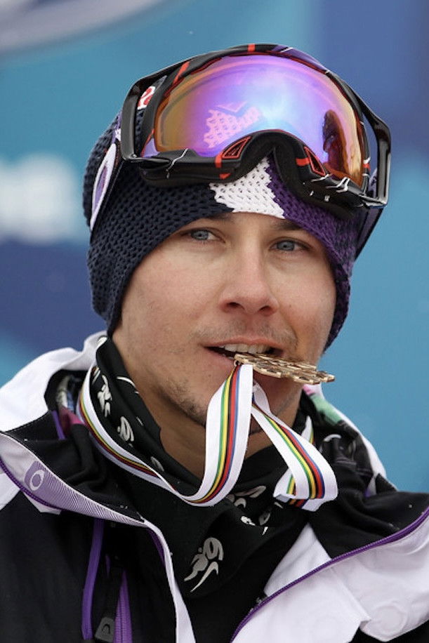 Simon Dumont backdrop