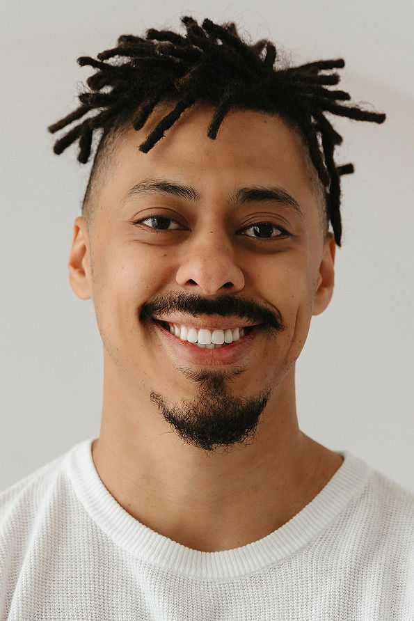 Luis Navarro backdrop