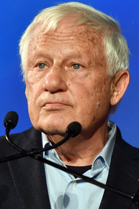 Lionel Chouchan backdrop