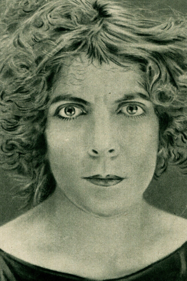 Céline James backdrop