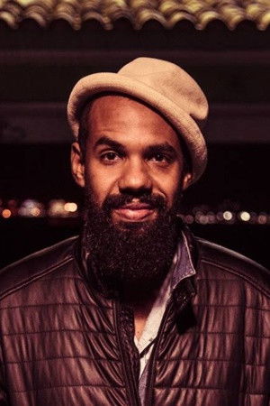 Russo Passapusso backdrop