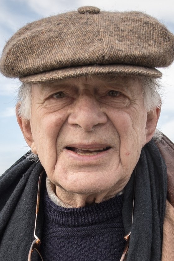 Ricardo Aronovich backdrop