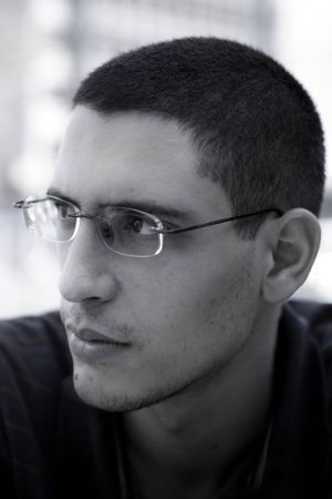 Tiago Resende backdrop