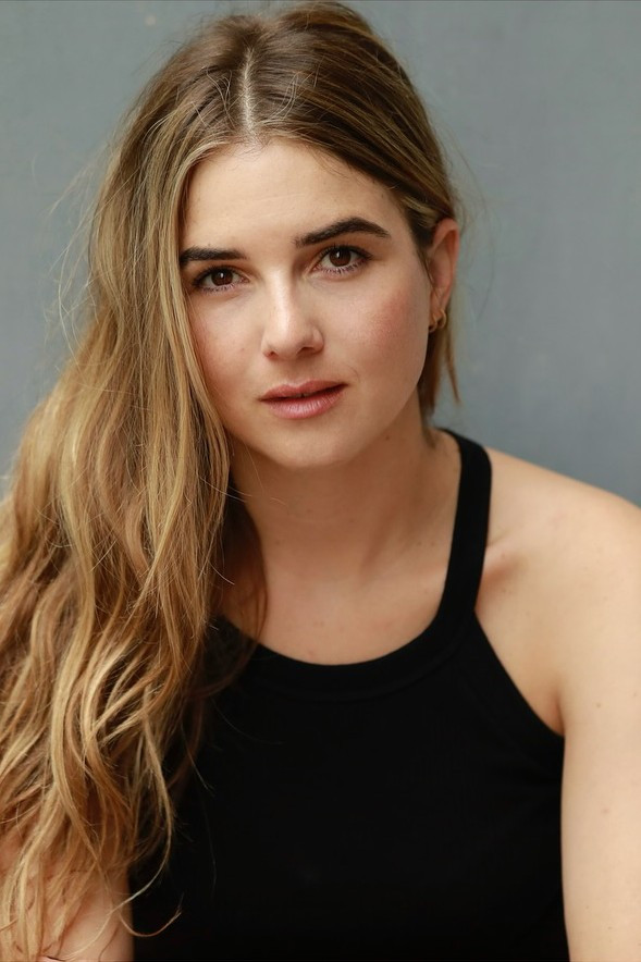 Claudia Bacos backdrop