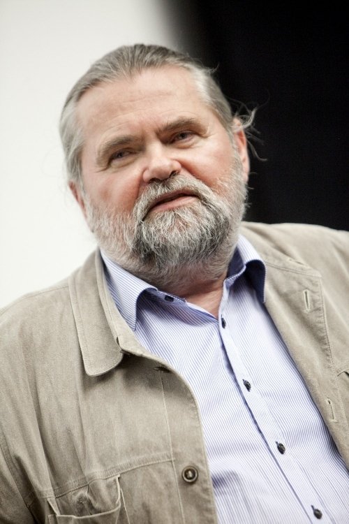 Ari Kristinsson backdrop