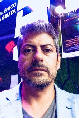 Óscar Toledano backdrop