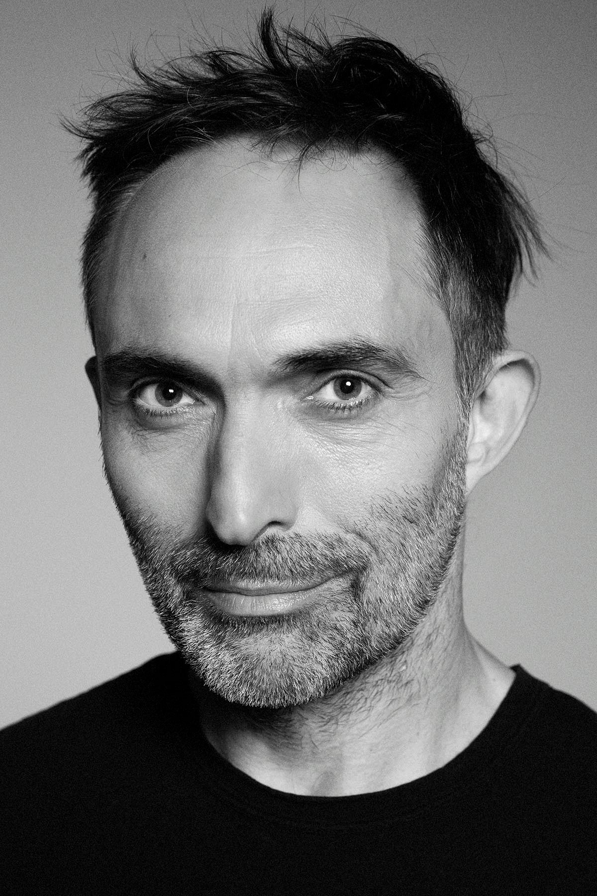 Marcelo Alonso backdrop