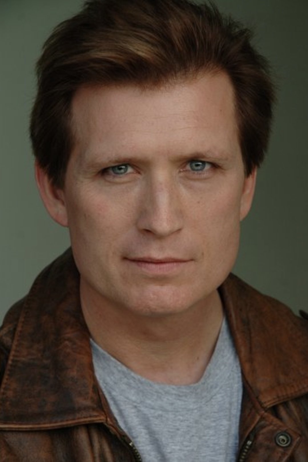 Derik Van Derbeken backdrop