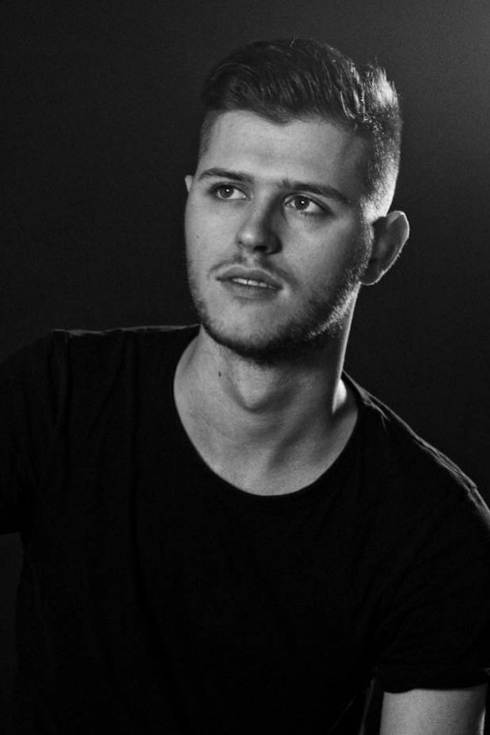 José Estella backdrop