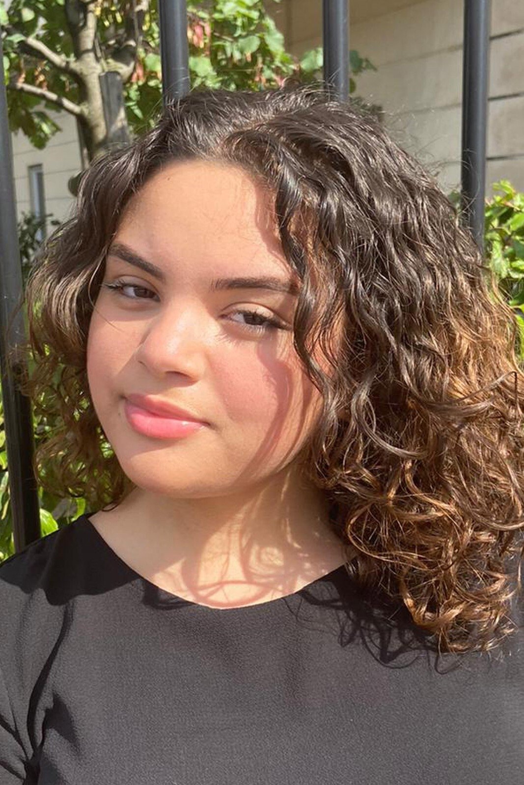 Mirjam Hama backdrop