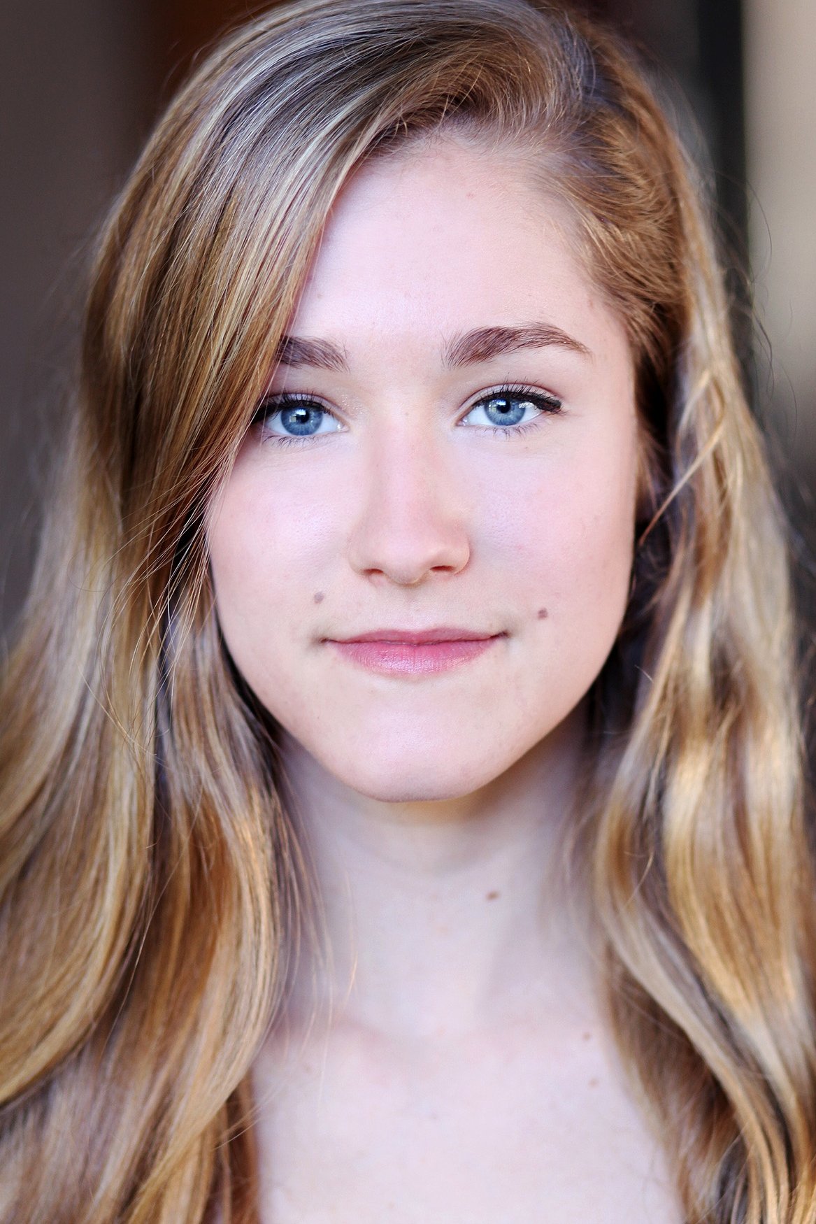 Maude Cyr-Deschênes backdrop