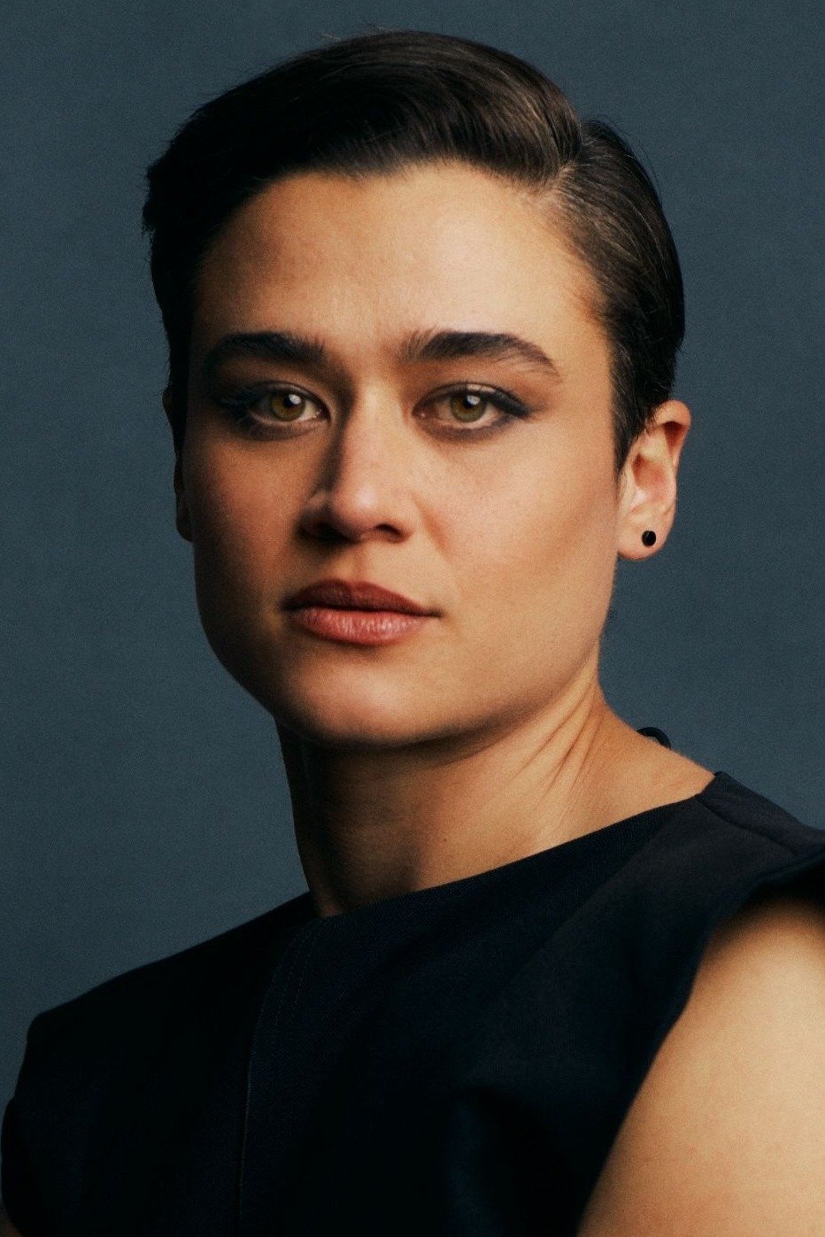 Katy O'Brian backdrop