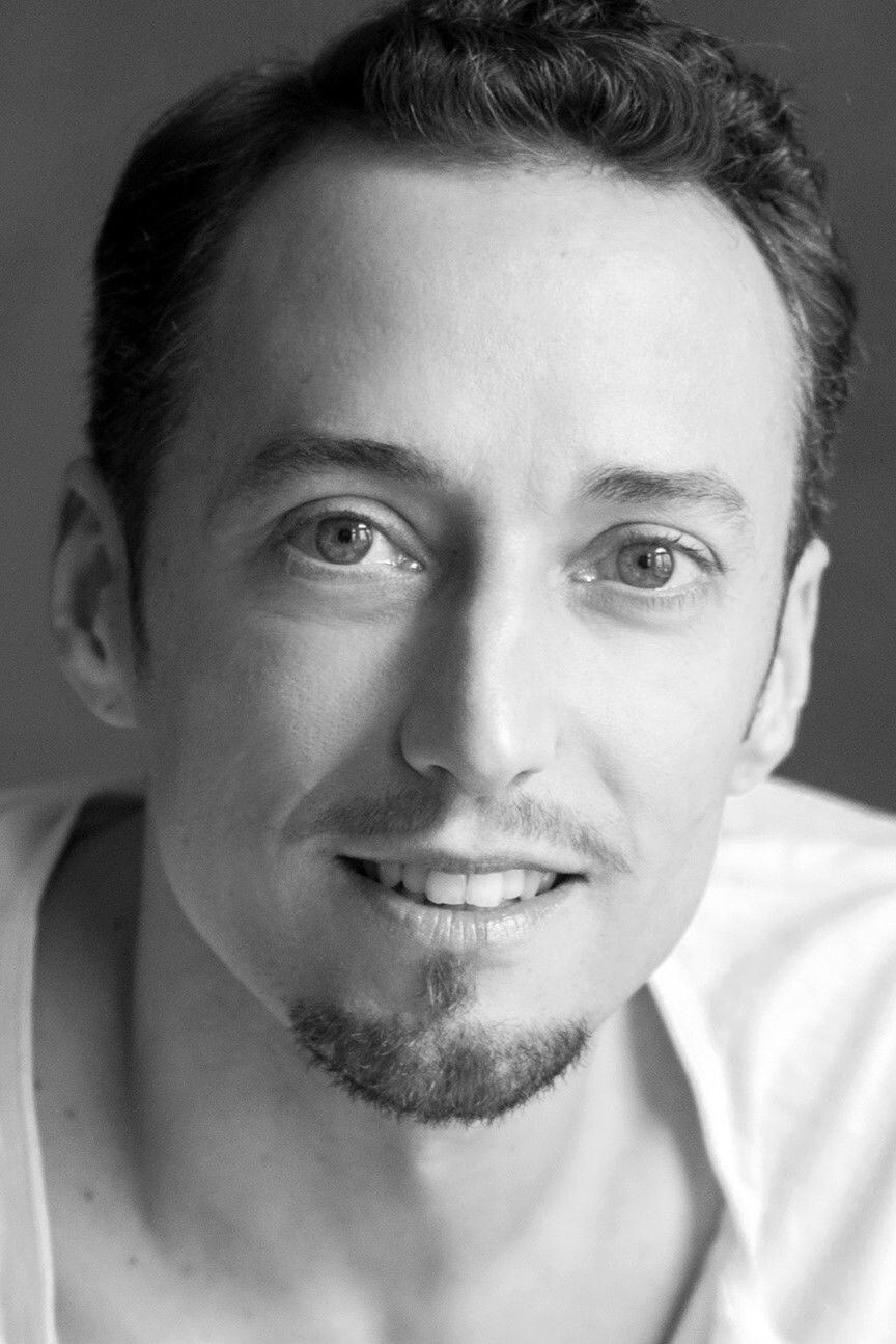 Fabian Reimair backdrop