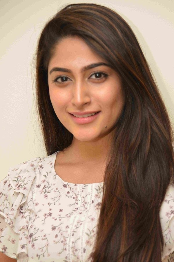 Nishvika Naidu backdrop