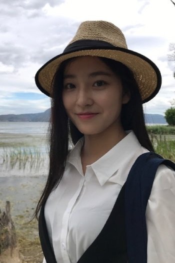 Dai Zhuoning backdrop